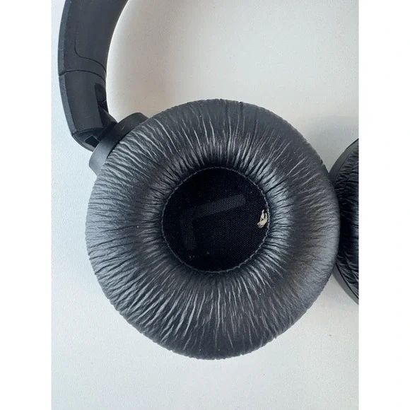 JBL Wireless Bluetooth On-Ear‎ Headphones Black with Controls Model Unknown - Picture 6 of 8